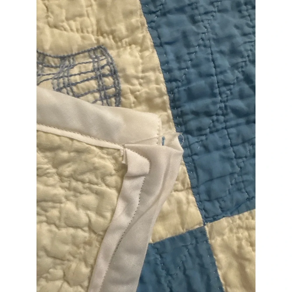 Vintage Blue White Checkered Flower Basket Embroidered Patchwork Quilt 63x83